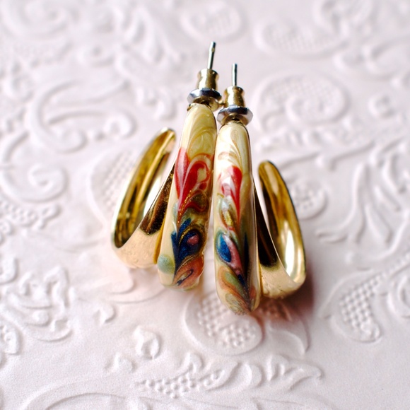 💞💗 Vintage Double Hoop Gold Plated Earrings With Coloured Print Enamel Design - Picture 2 of 8